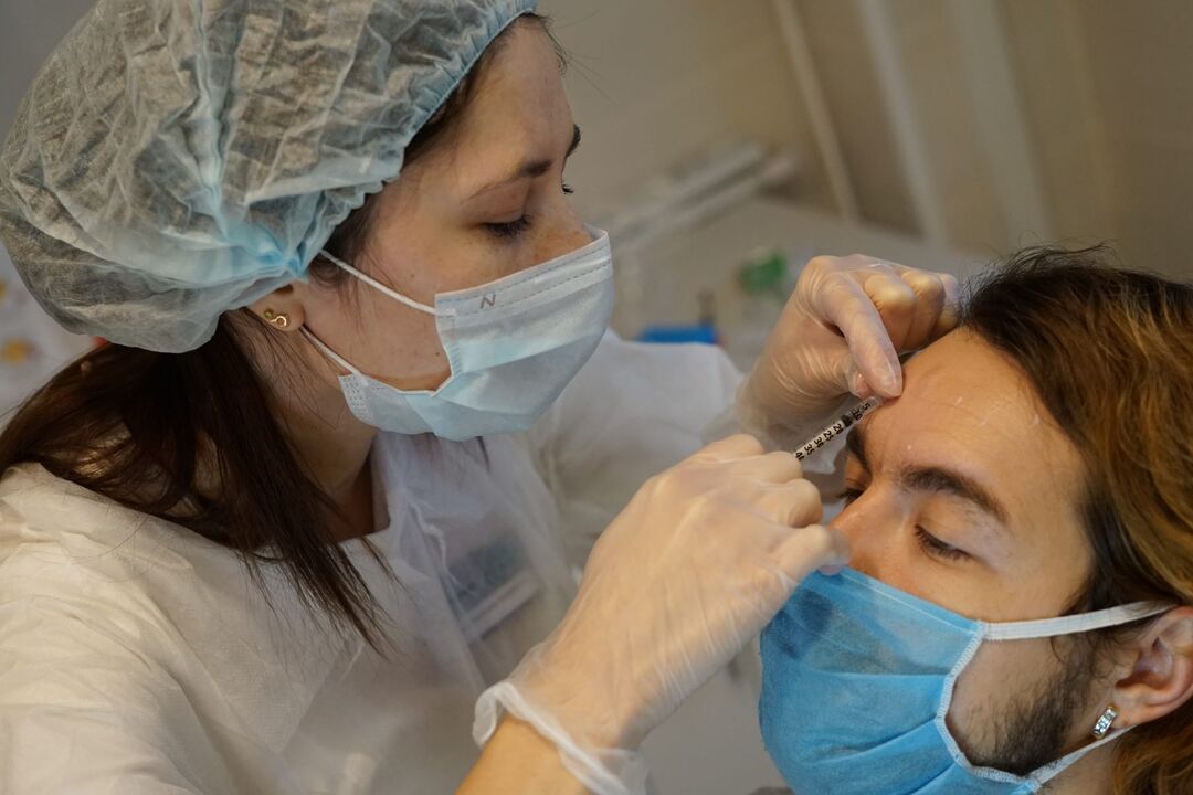 Botulinumtherapie - Injektionsverfahren zur Verjüngung der Gesichtshaut