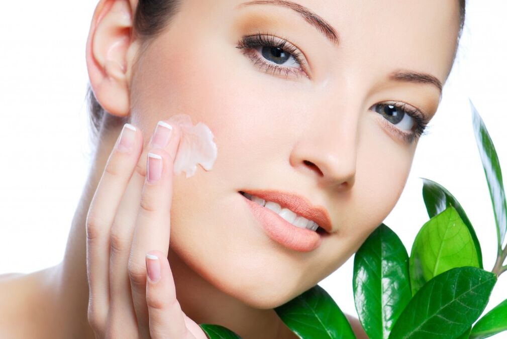 Regenerierende Hautpflege für zu Hause